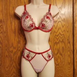 Victoria Secret Elegant Red Floral Lace Lingerie Set Bra & Panty NWT